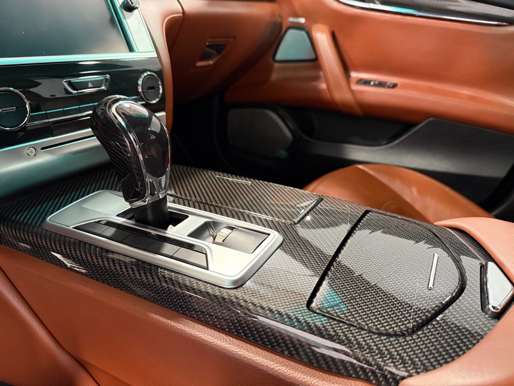 2014 Maserati Quattroporte Image 15