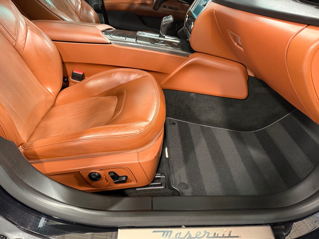 2014 Maserati Quattroporte Image 18