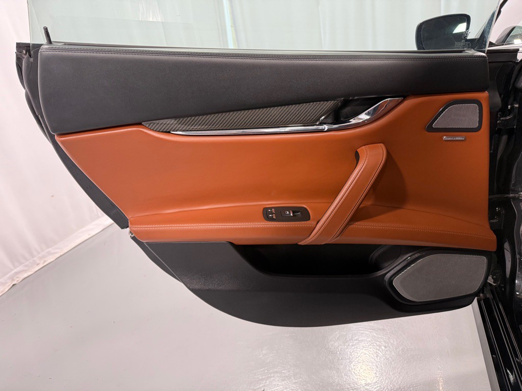 2014 Maserati Quattroporte Image 23