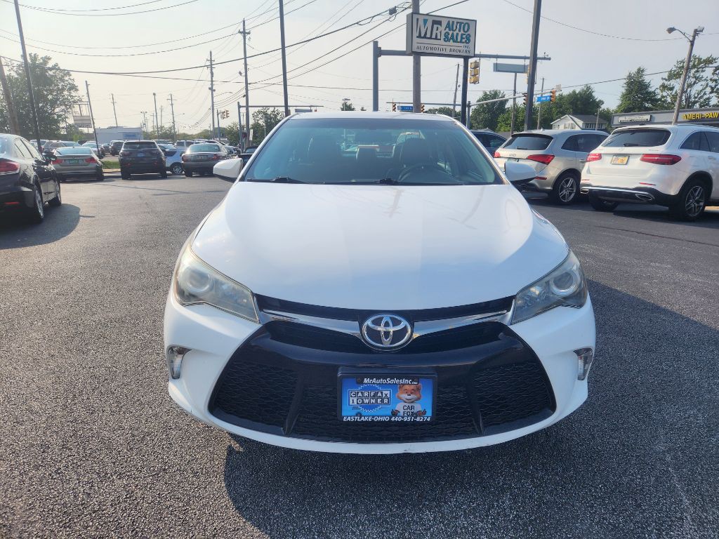 2016 Toyota Camry Image 2