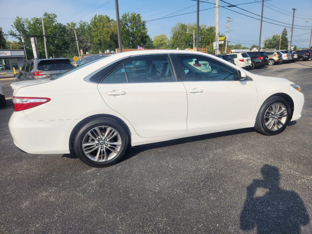 2016 Toyota Camry Image 4