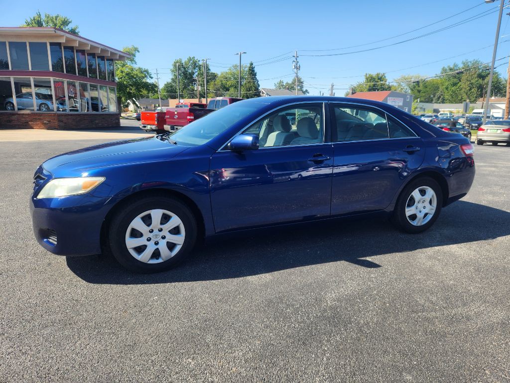 2010 Toyota Camry Image 1