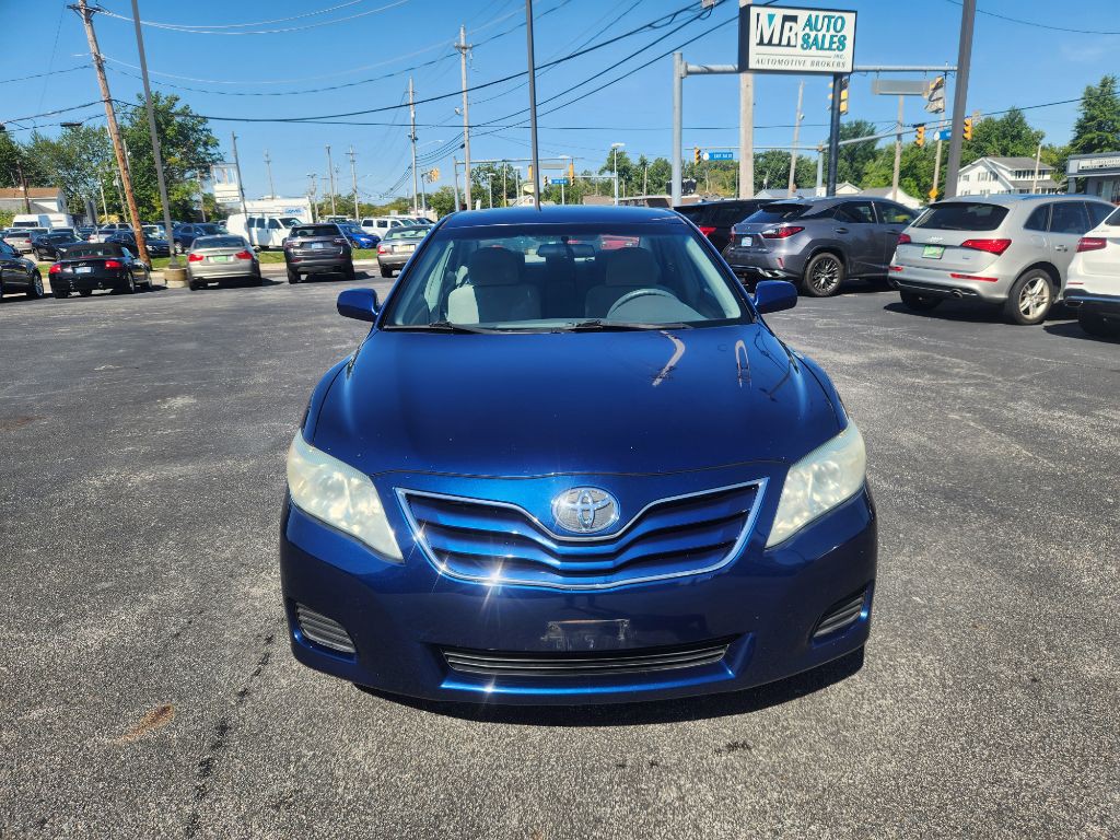 2010 Toyota Camry Image 2