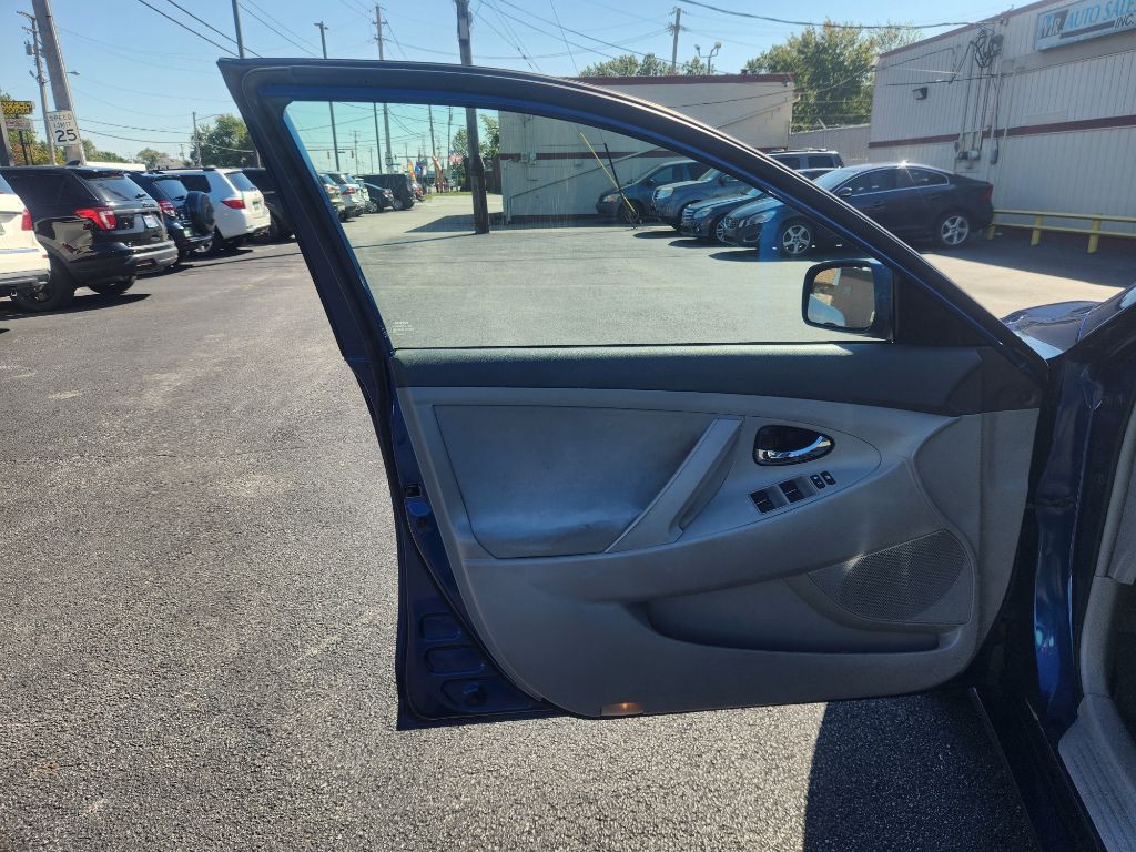 2010 Toyota Camry Image 13
