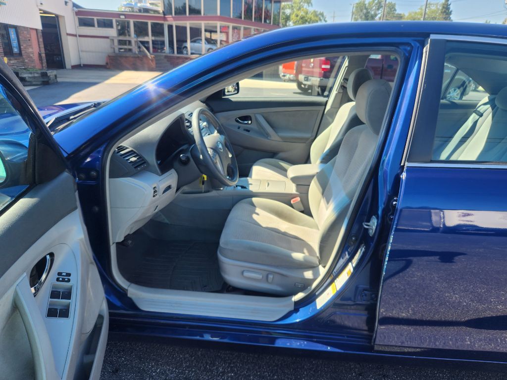 2010 Toyota Camry Image 14