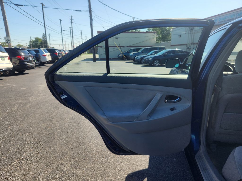 2010 Toyota Camry Image 16