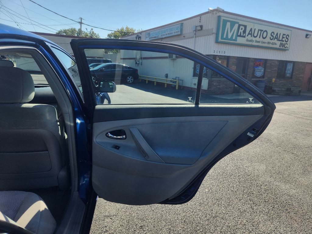 2010 Toyota Camry Image 18