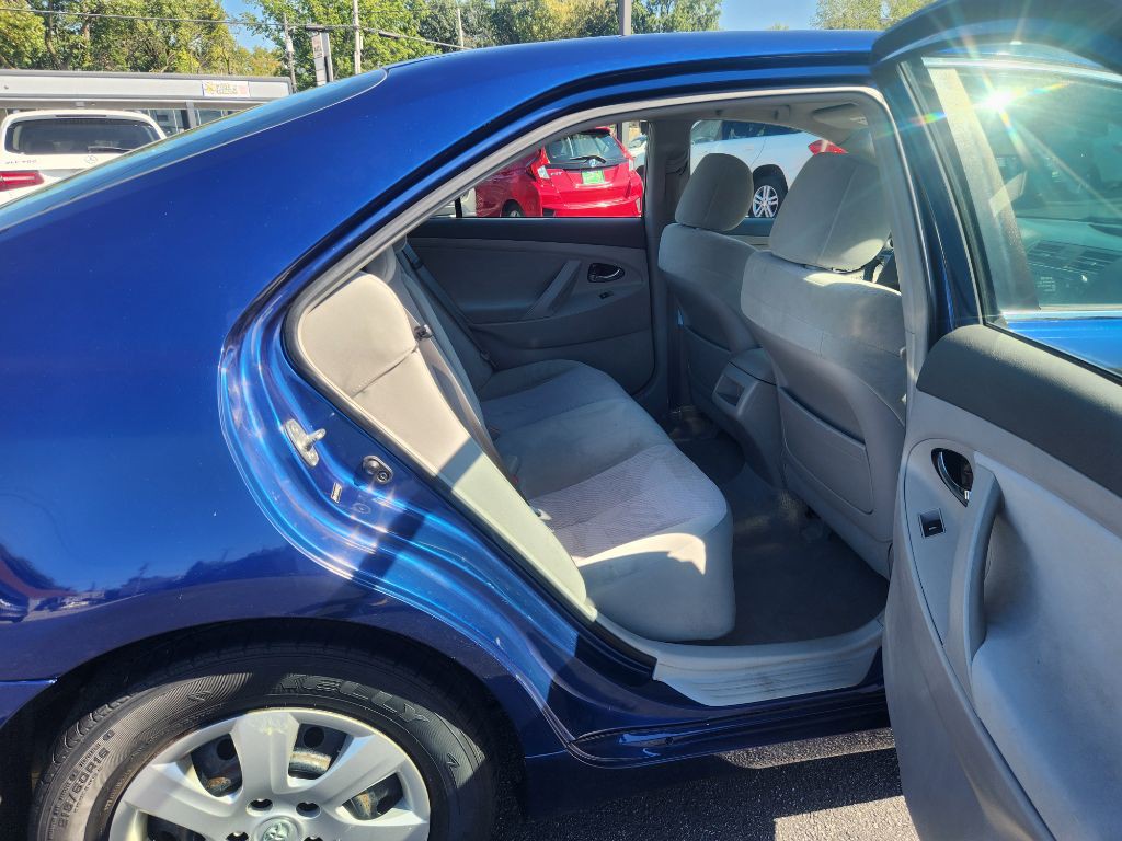 2010 Toyota Camry Image 21