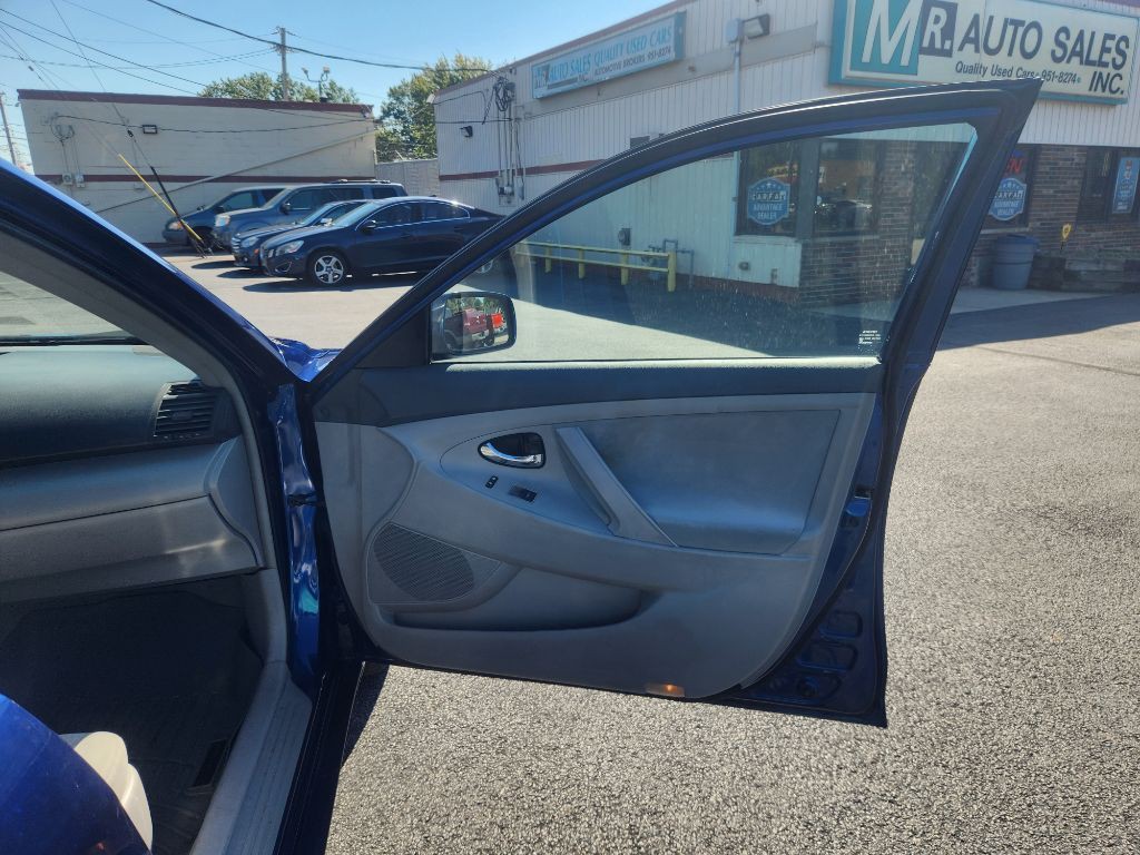 2010 Toyota Camry Image 23