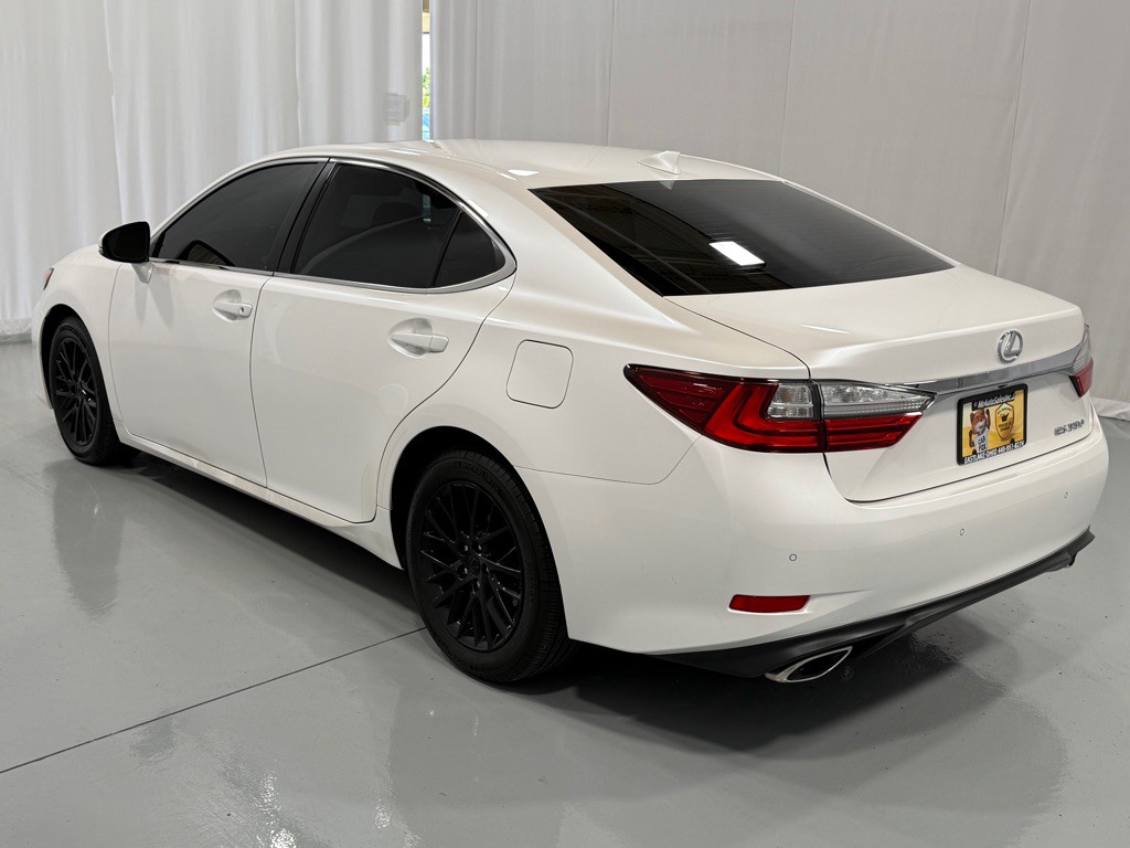 2017 Lexus ES 350 Image 7