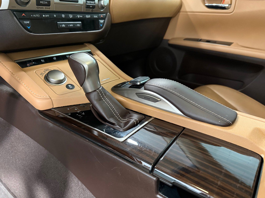 2017 Lexus ES 350 Image 14