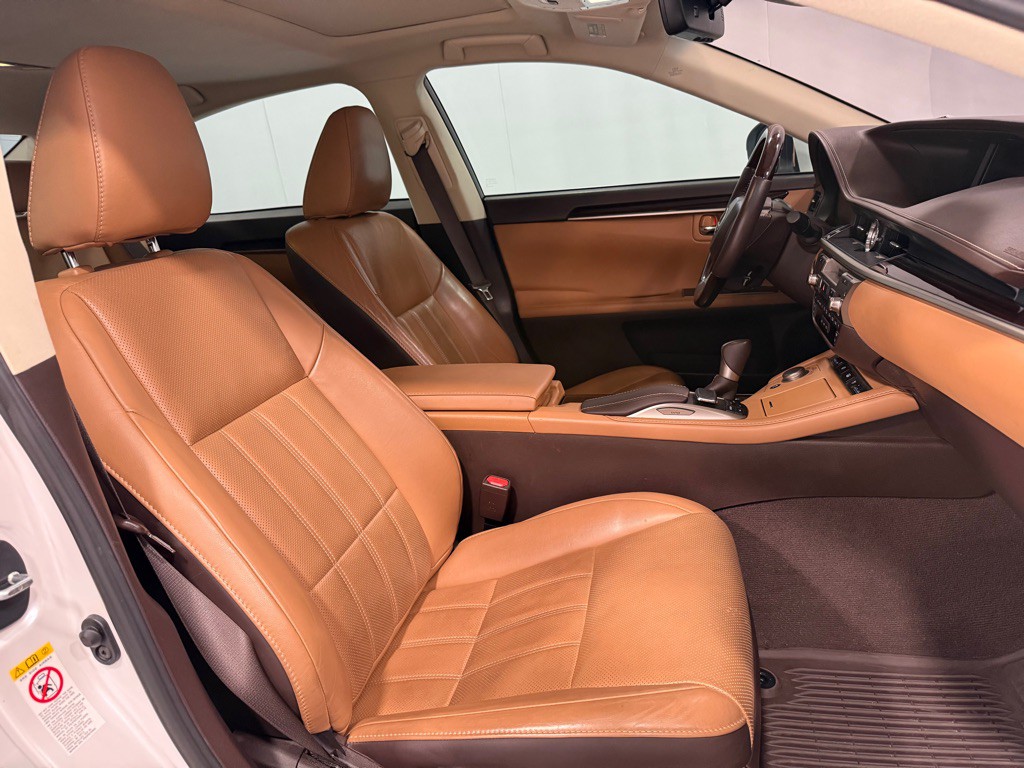 2017 Lexus ES 350 Image 19