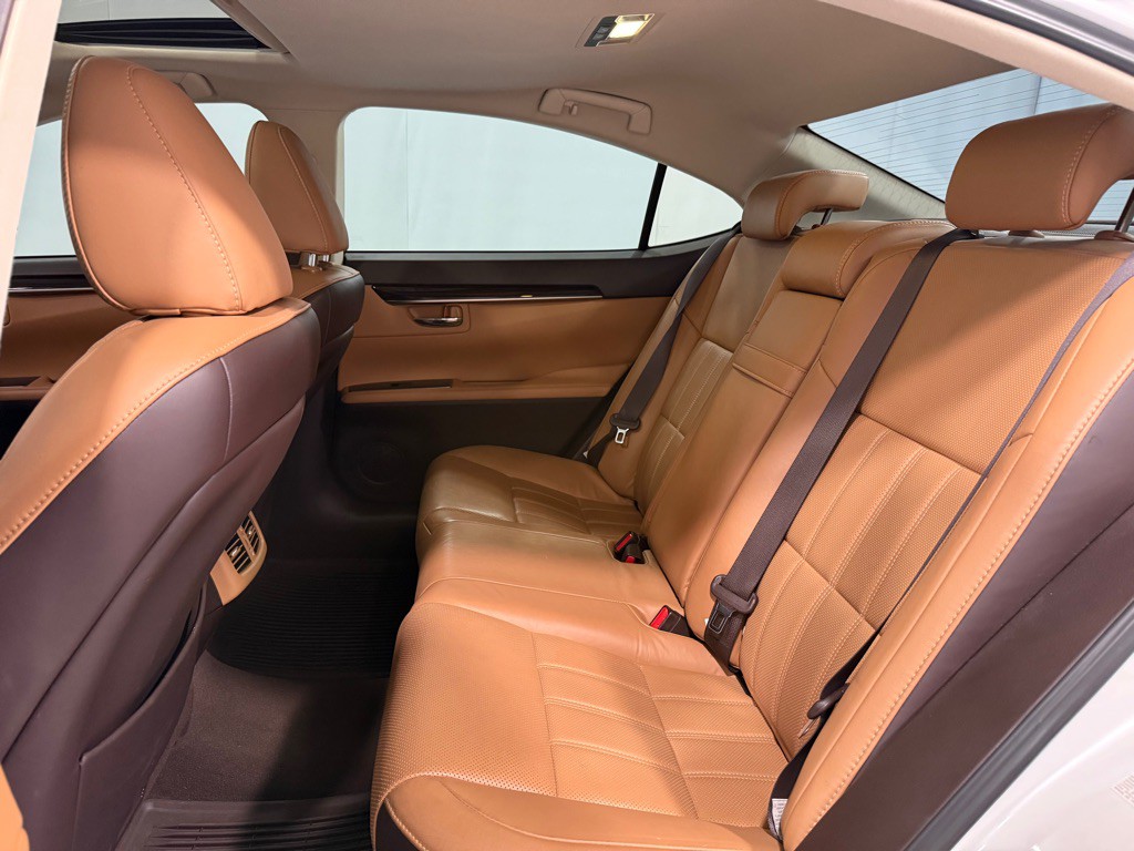 2017 Lexus ES 350 Image 22