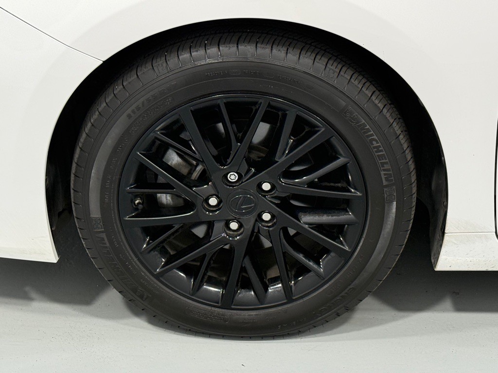 2017 Lexus ES 350 Image 31