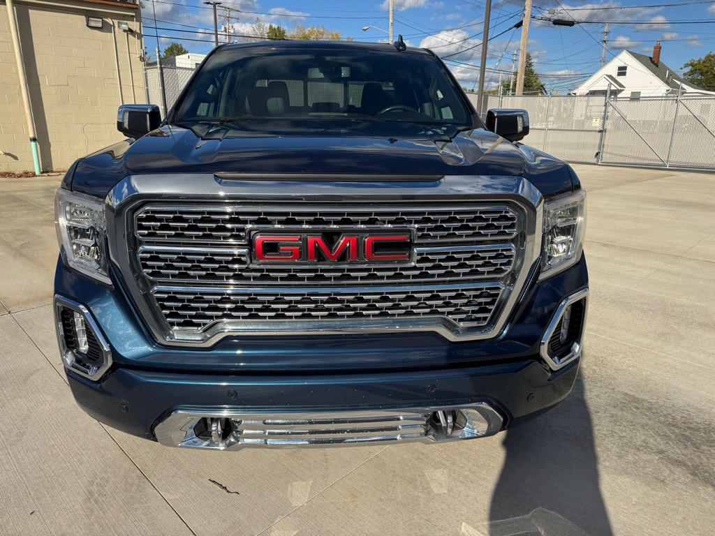 2021 GMC Sierra Image 2