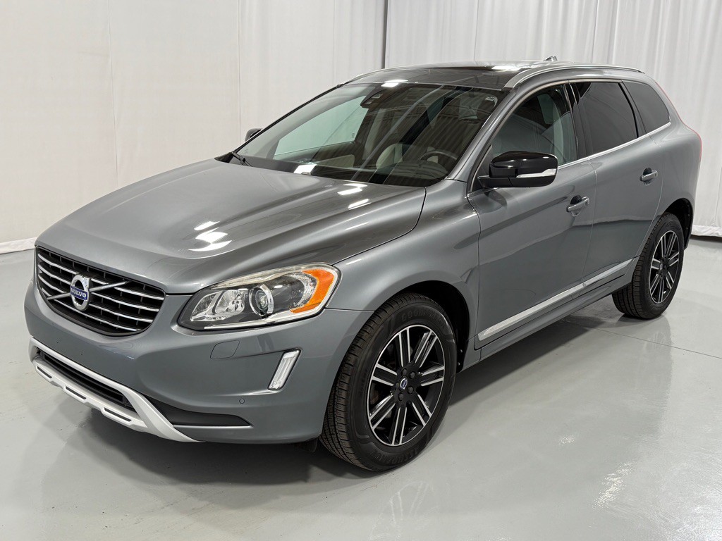 2017 Volvo XC60 Image 1