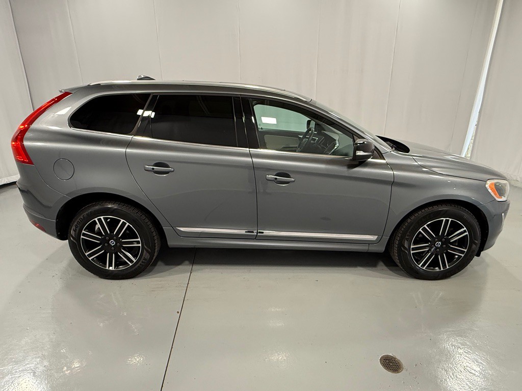 2017 Volvo XC60 Image 4