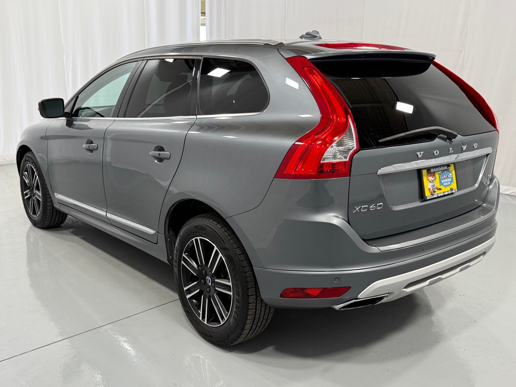 2017 Volvo XC60 Image 7