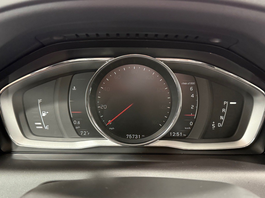 2017 Volvo XC60 Image 15