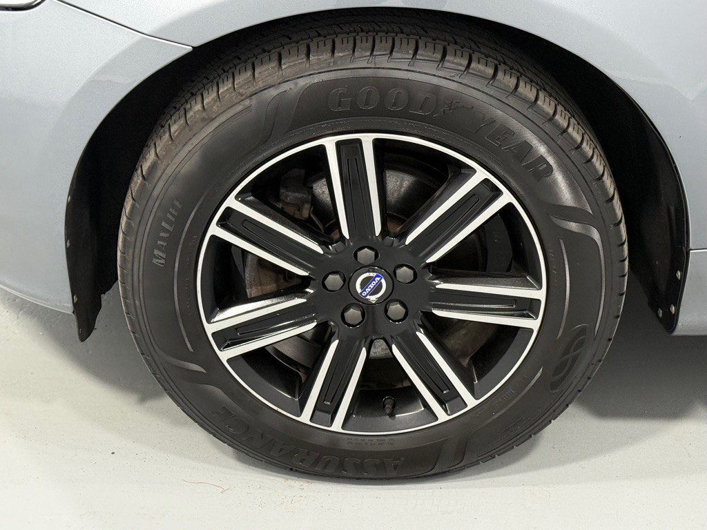 2017 Volvo XC60 Image 30