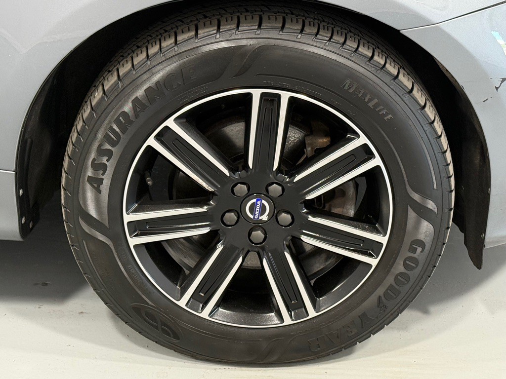 2017 Volvo XC60 Image 33