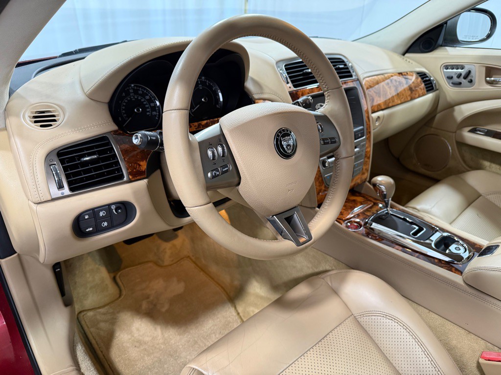 2008 Jaguar XK-Series Image 9