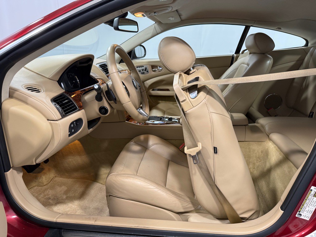 2008 Jaguar XK-Series Image 21