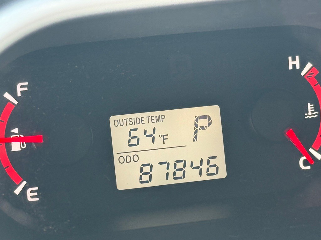 2010 Toyota Corolla Image 24