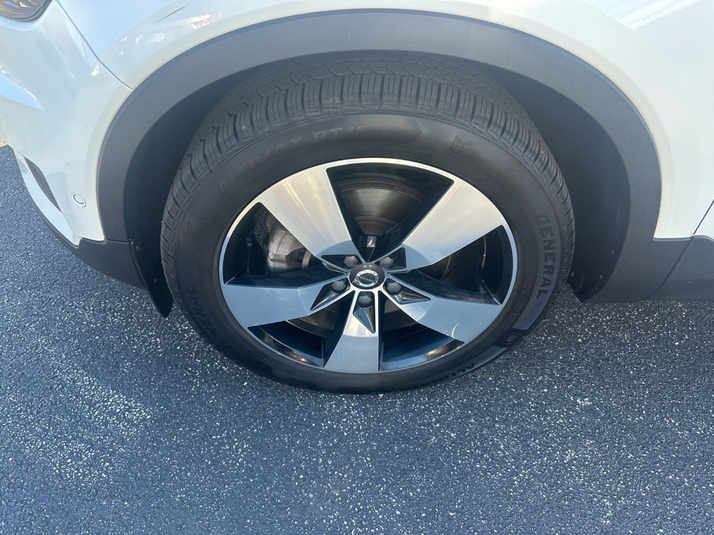2019 Volvo XC40 Image 7