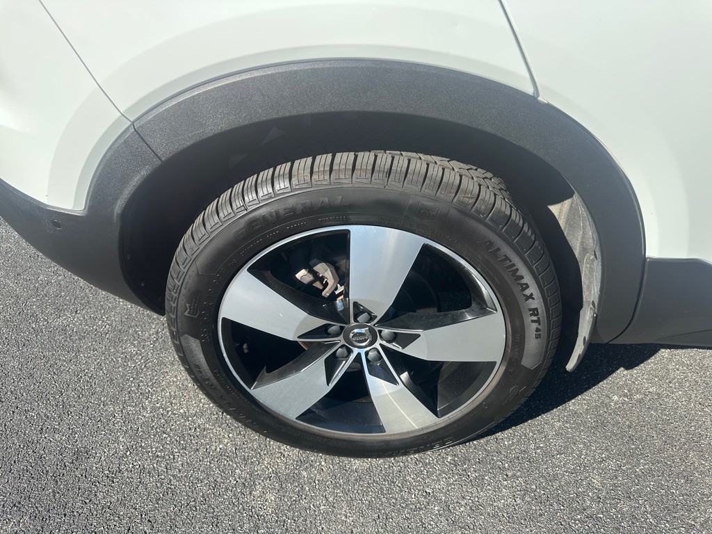 2019 Volvo XC40 Image 10