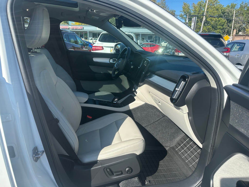 2019 Volvo XC40 Image 17