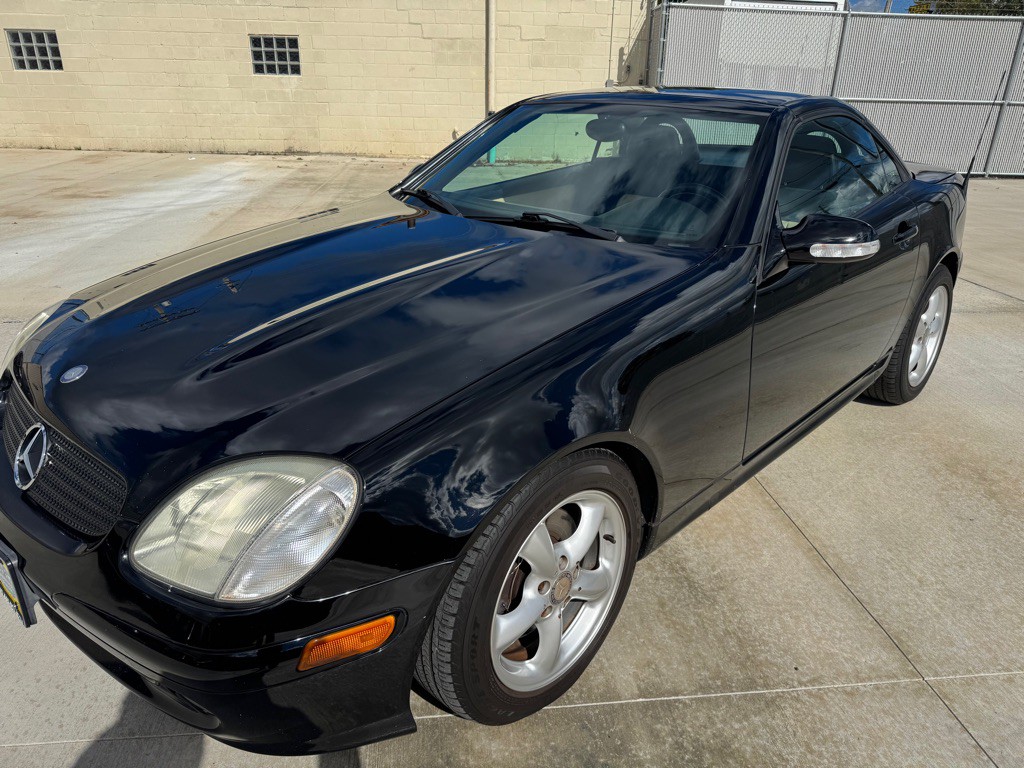 2003 Mercedes-Benz SLK-Class Image 2