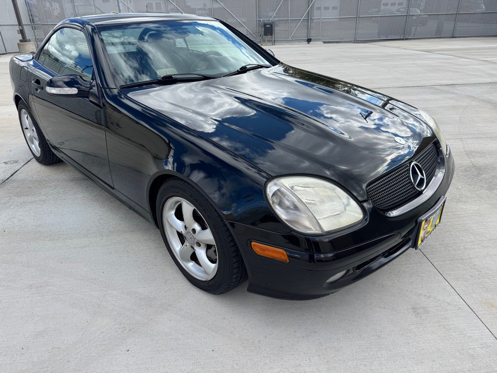 2003 Mercedes-Benz SLK-Class Image 4