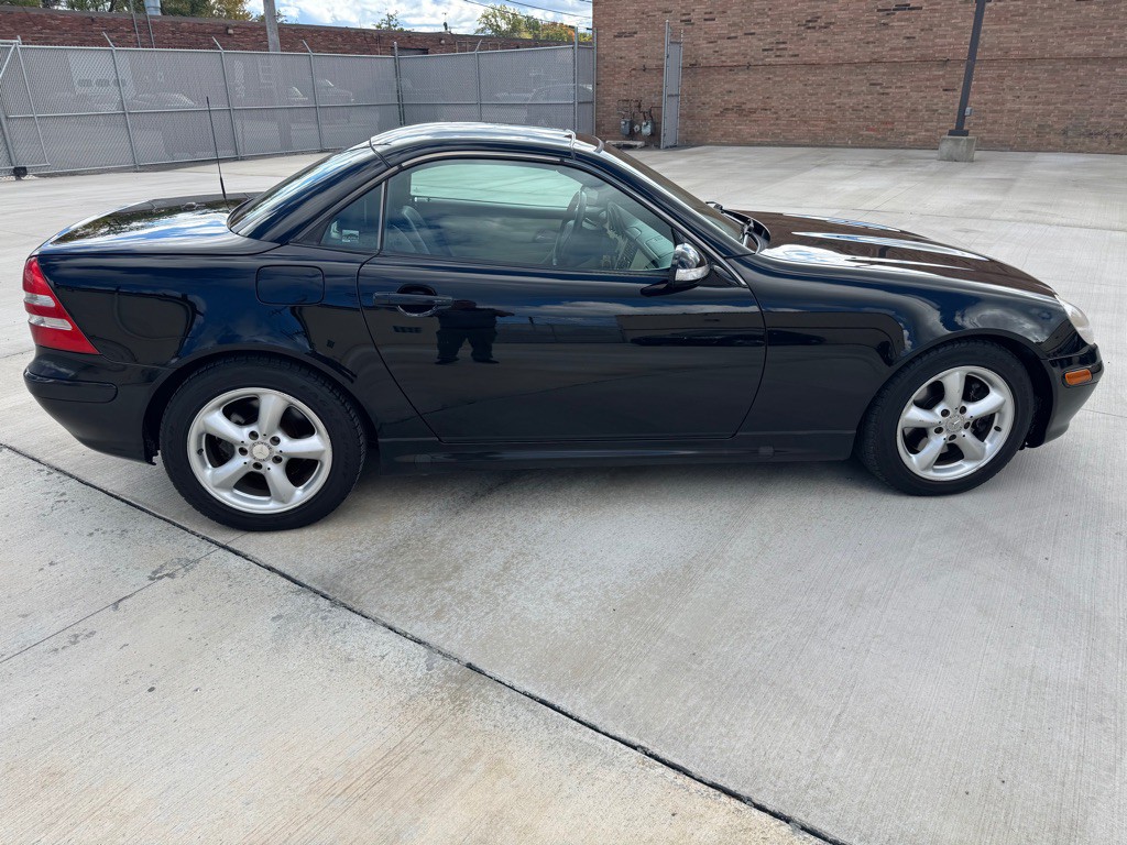 2003 Mercedes-Benz SLK-Class Image 5