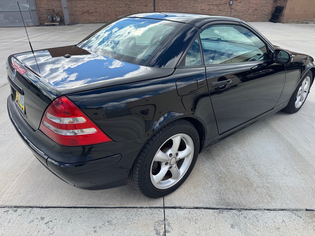 2003 Mercedes-Benz SLK-Class Image 6