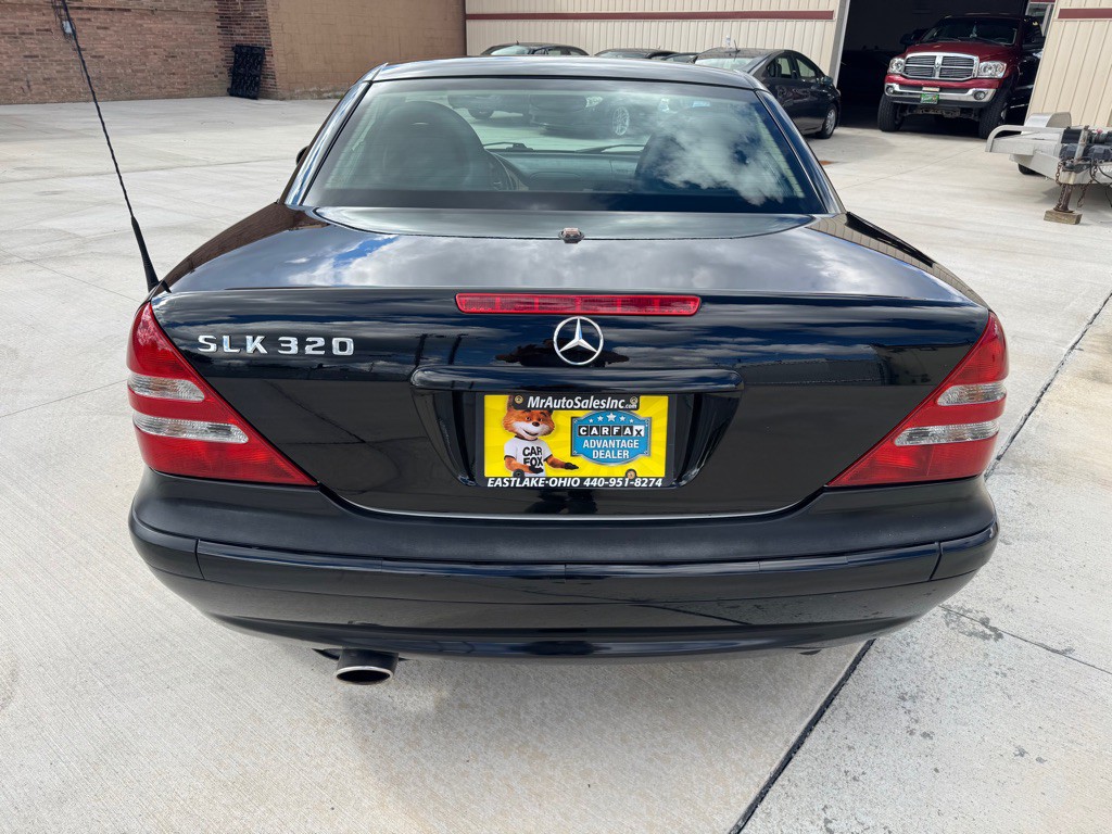 2003 Mercedes-Benz SLK-Class Image 7