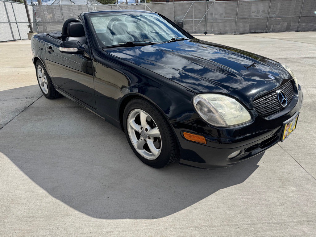 2003 Mercedes-Benz SLK-Class Image 10