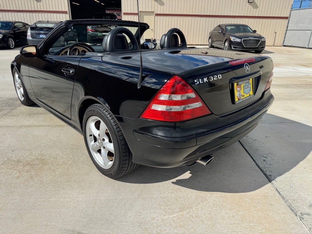 2003 Mercedes-Benz SLK-Class Image 14