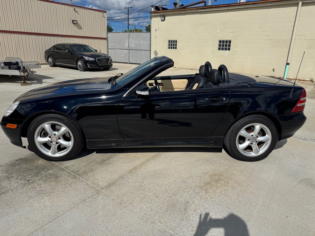 2003 Mercedes-Benz SLK-Class Image 16