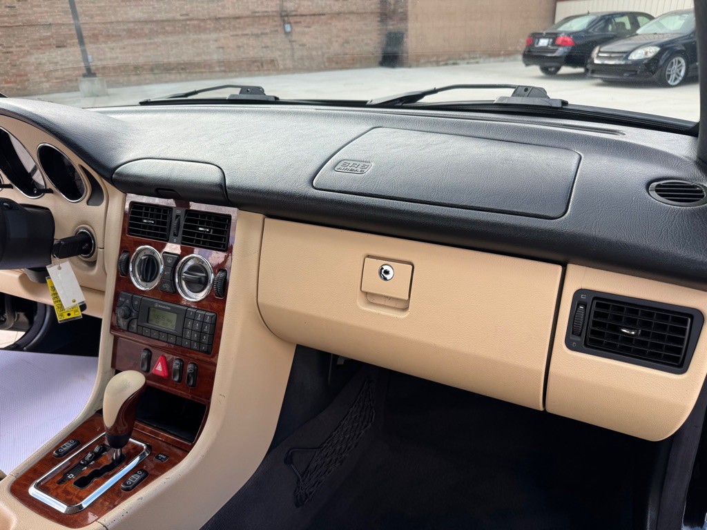 2003 Mercedes-Benz SLK-Class Image 18