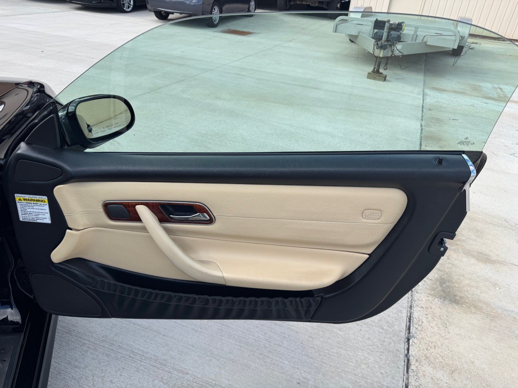 2003 Mercedes-Benz SLK-Class Image 19