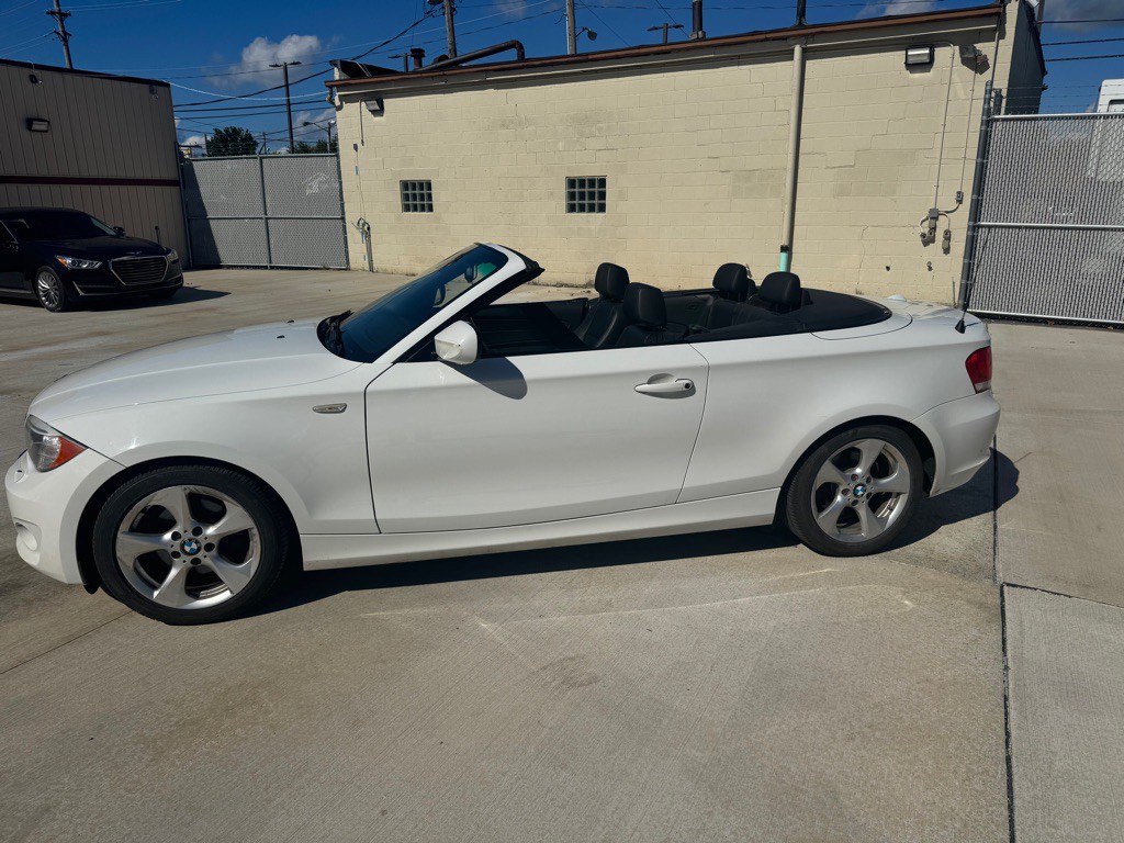 2012 BMW 1 Series Image 1
