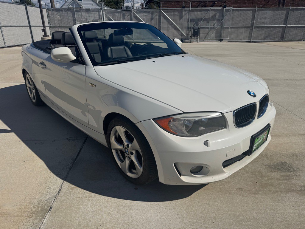 2012 BMW 1 Series Image 2