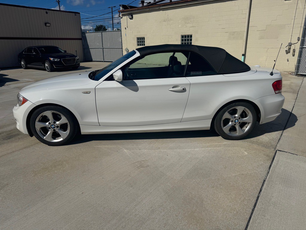 2012 BMW 1 Series Image 12