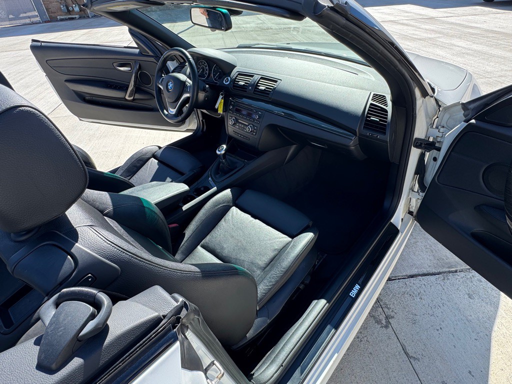 2012 BMW 1 Series Image 24