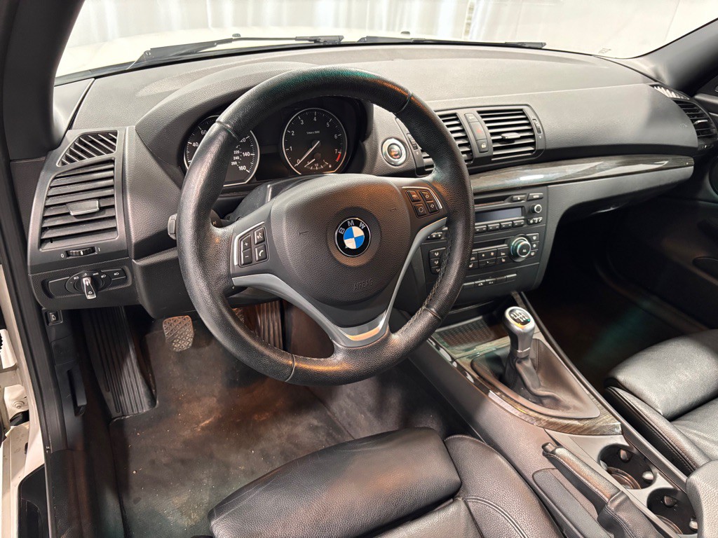 2012 BMW 1 Series Image 9