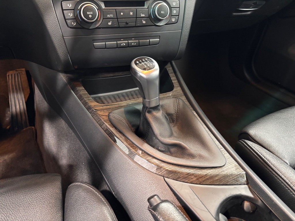 2012 BMW 1 Series Image 14