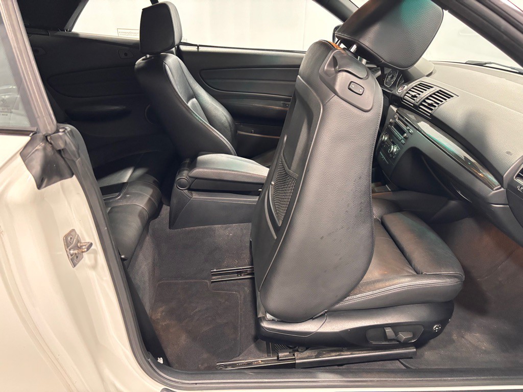 2012 BMW 1 Series Image 23