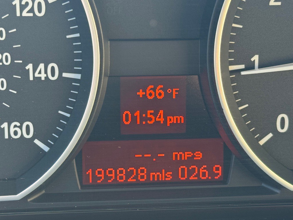 2012 BMW 1 Series Image 32