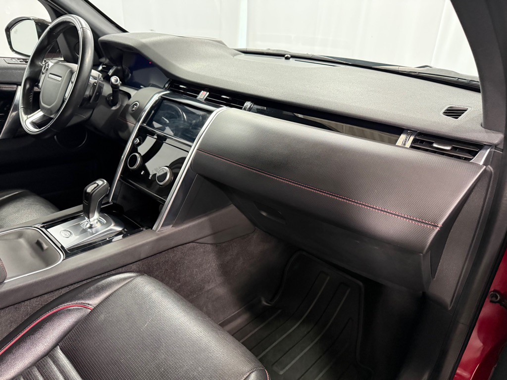 2020 Land Rover Discovery Sport Image 17